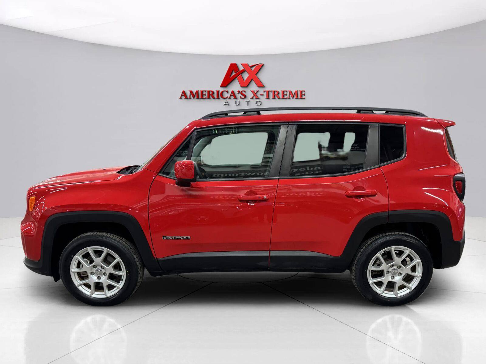 Used 2020 Jeep Renegade Latitude AWD/4WD image 5