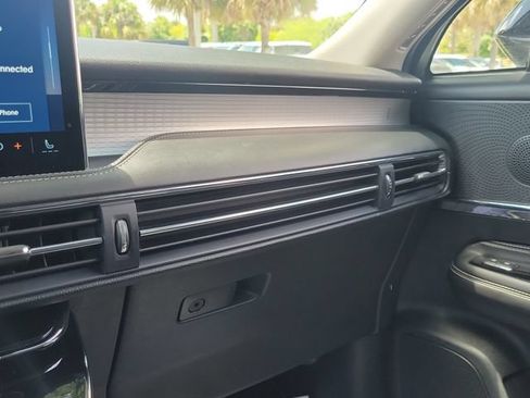 Certified 2025 Lincoln Corsair FWD image 27