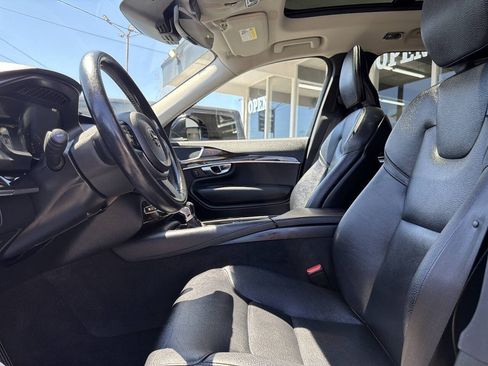 Used 2019 Volvo XC90 T6 Momentum w/ Advanced Package AWD/4WD image 31
