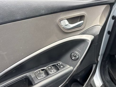 Used 2017 Hyundai Santa Fe Sport FWD image 12