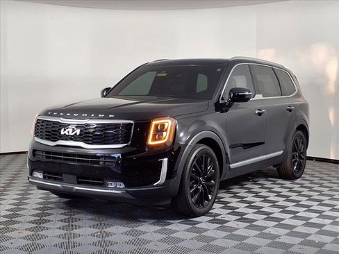 Used 2022 Kia Telluride SX w/ SX Prestige Package image 3