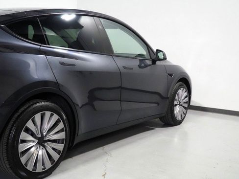 Used 2025 Tesla Model Y Long Range RWD image 53