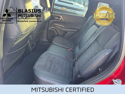 Used 2023 Mitsubishi Outlander 4WD Plug-In Hybrid image 31