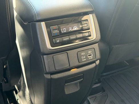 Used 2026 Subaru Ascent Limited AWD/4WD image 26