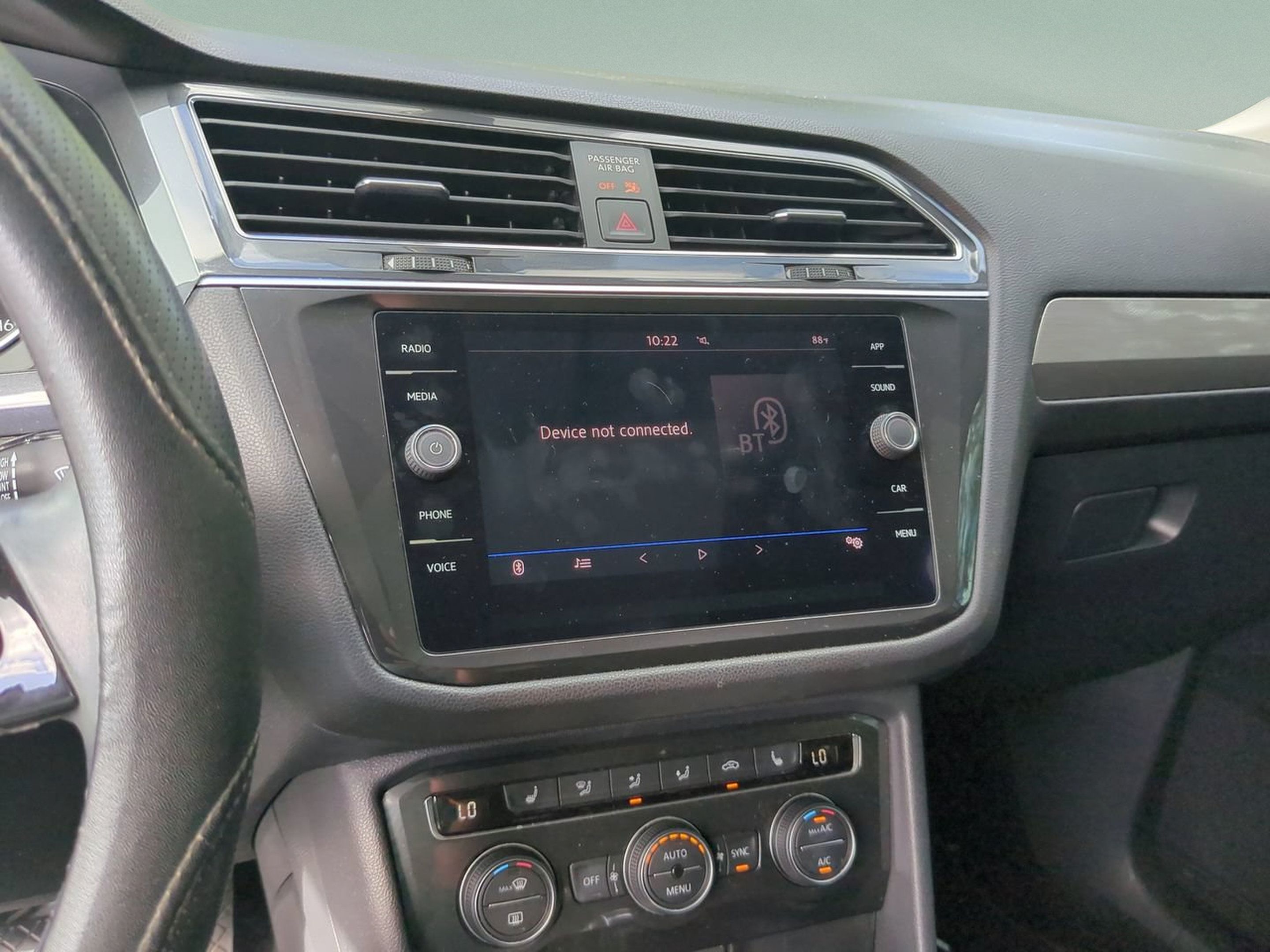 Used 2019 Volkswagen Tiguan SE w/ Panoramic Sunroof Package FWD image 13