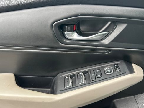 Used 2023 Honda Accord EX image 11