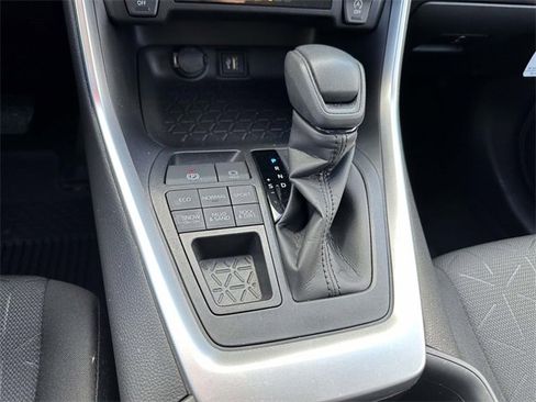 Used 2025 Toyota RAV4 XLE image 25