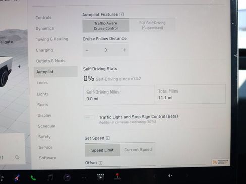 Used 2024 Tesla Cybertruck AWD Crew Cab image 21