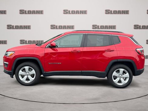 Used 2019 Jeep Compass Latitude w/ Cold Weather Group AWD/4WD image 2