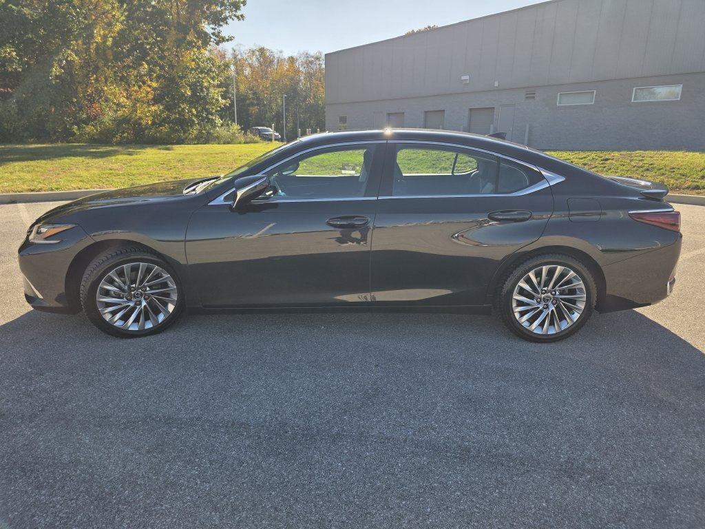 Certified 2023 Lexus ES 300h w/ Accessory Package (Z2) FWD image 6