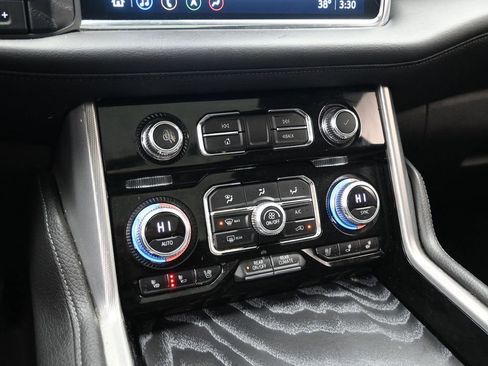 Used 2021 GMC Yukon XL Denali w/ Advanced Technology Package image 21