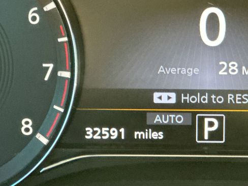 Used 2024 INFINITI QX80 Sensory image 15