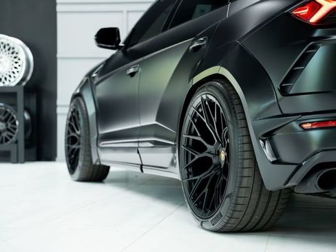 Used 2021 Lamborghini Urus AWD/4WD image 35