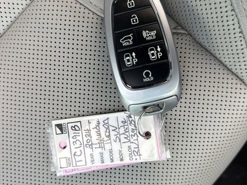 Used 2024 Hyundai Tucson Limited image 38