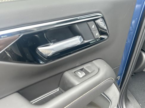 New 2026 Chevrolet Suburban Premier AWD/4WD image 12