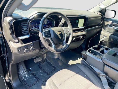 Used 2022 Chevrolet Silverado 1500 LT AWD/4WD image 9