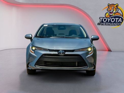 Used 2026 Toyota Corolla LE FWD image 2