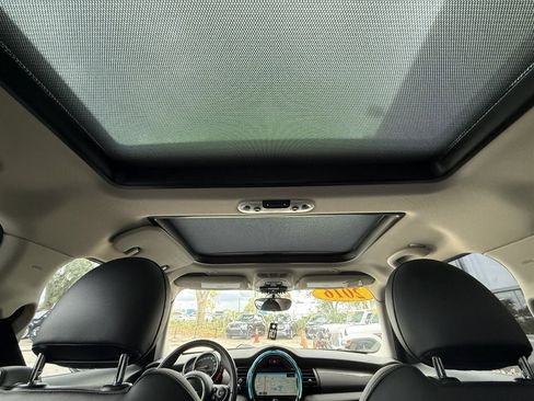 Used 2016 MINI Cooper 4-Door Hardtop FWD image 19
