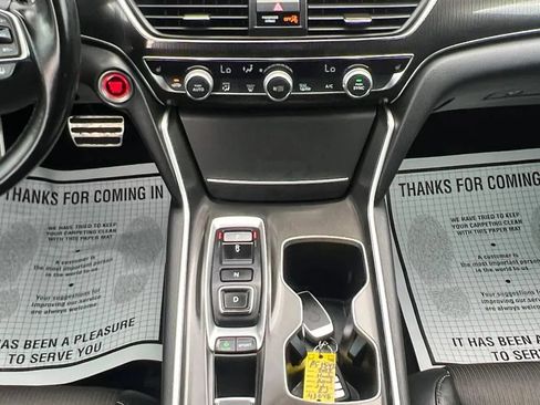 Used 2022 Honda Accord Sport image 11