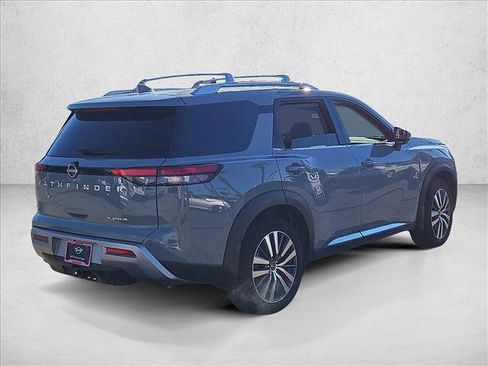 Used 2022 Nissan Pathfinder Platinum w/ Cargo Package image 5
