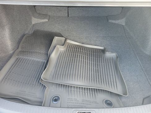 Used 2025 Toyota Corolla LE FWD image 11