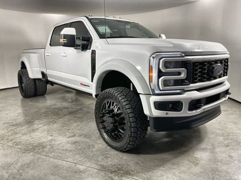 Used 2023 Ford F450 Lariat w/ Lariat Ultimate Package image 2