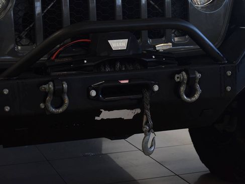 Used 2021 Jeep Gladiator Sport AWD/4WD image 9