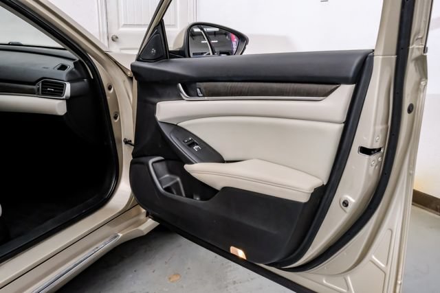 Used 2018 Honda Accord Touring image 60