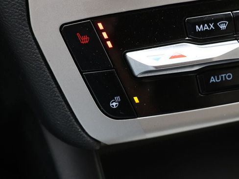 Used 2022 Ford Explorer XLT w/ Equipment Group 202A image 24