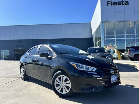 Certified 2025 Nissan Versa S w/ Trunk Package image 1