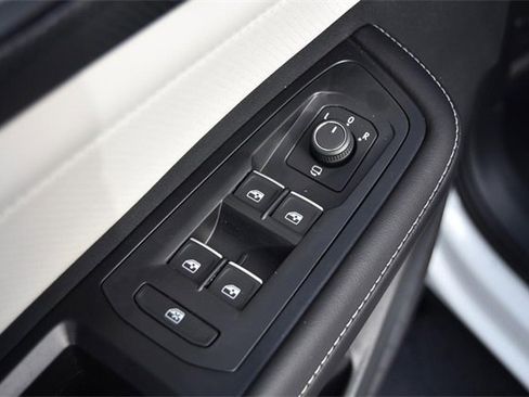 New 2026 Volkswagen Atlas Cross Sport SEL Premium R-Line image 8