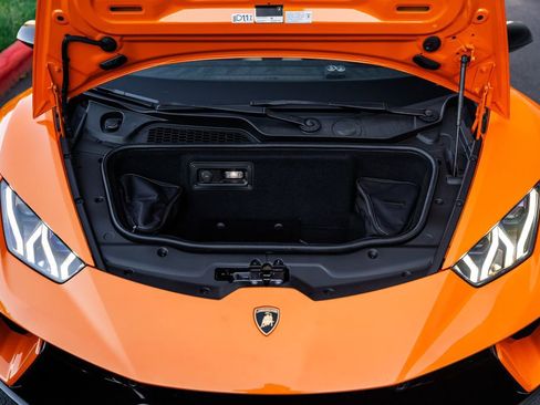 Used 2018 Lamborghini Huracan Performante image 27