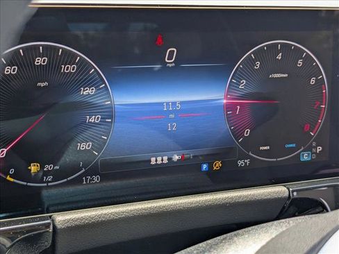 Certified 2025 Mercedes-Benz GLA 250 image 10