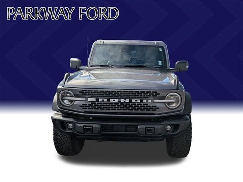 Used 2023 Ford Bronco Badlands image 2