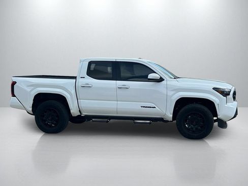 Used 2026 Toyota Tacoma SR5 AWD/4WD image 4