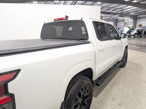 Used 2023 Nissan Frontier SV w/ Midnight Edition Package AWD/4WD image 3