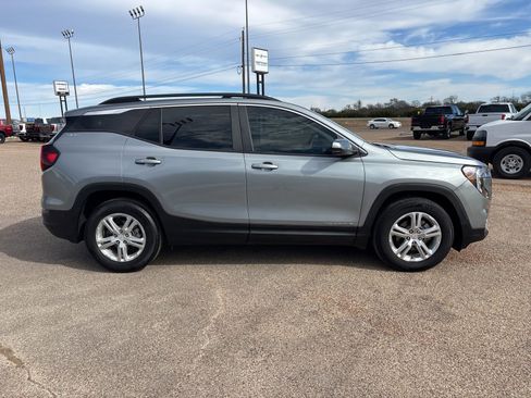 Certified 2024 GMC Terrain SLE w/ Driver Convenience Package image 6