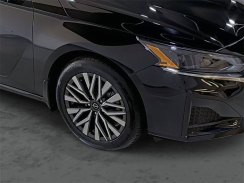 Certified 2024 Nissan Altima 2.5 SV image 14