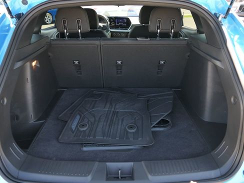 Used 2025 Chevrolet Trax RS FWD image 21
