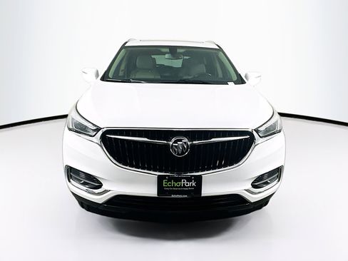 Used 2019 Buick Enclave Essence image 2
