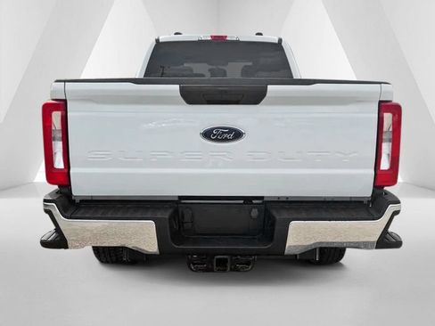 Used 2024 Ford F250 XLT w/ FX4 Off-Road Package AWD/4WD image 6