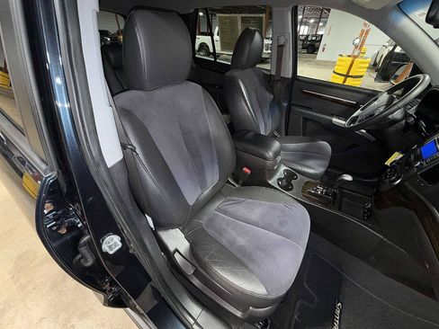 Used 2012 Hyundai Santa Fe SE image 16
