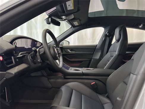 New 2025 Porsche Taycan image 5