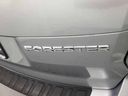 Used 2018 Subaru Forester 2.5i Limited AWD/4WD image 12