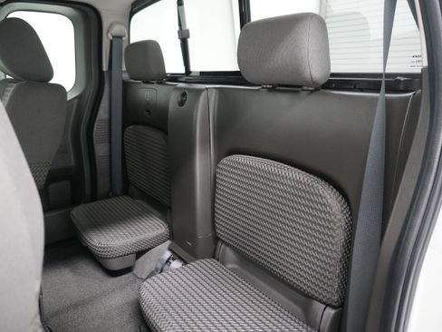 Used 2006 Nissan Frontier SE w/ (P01) Power Pkg image 10