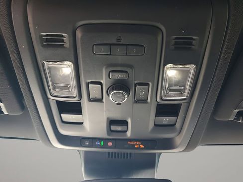 Used 2023 Chevrolet Tahoe Z71 w/ Luxury Package image 41