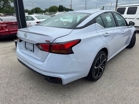 Used 2025 Nissan Altima 2.5 SR FWD image 8