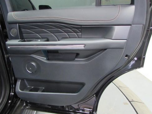 Certified 2024 Ford Expedition Platinum AWD/4WD image 19