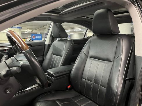 Used 2018 Lexus ES 350 w/ Luxury Package w/Wood Trim image 17