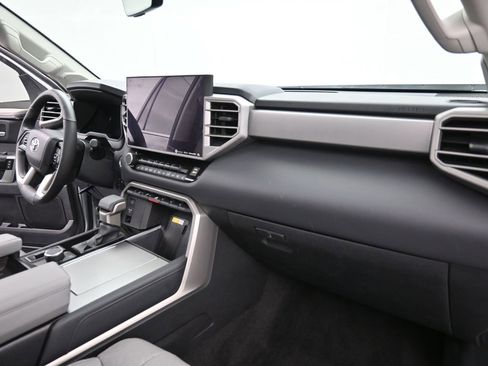 Used 2023 Toyota Sequoia Platinum image 24